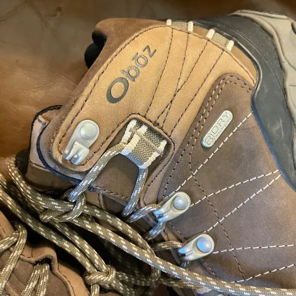 Oboz Hiking boots Size 6.5 EXCELLENT condition like NEW