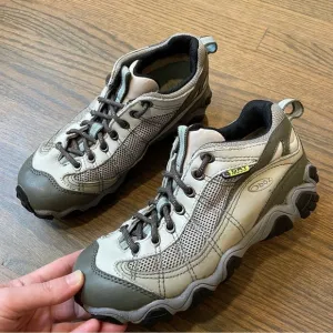 Oboz Sawtooth II Low Waterproof hiking shoes women’s 6 Color: Frost/Sa