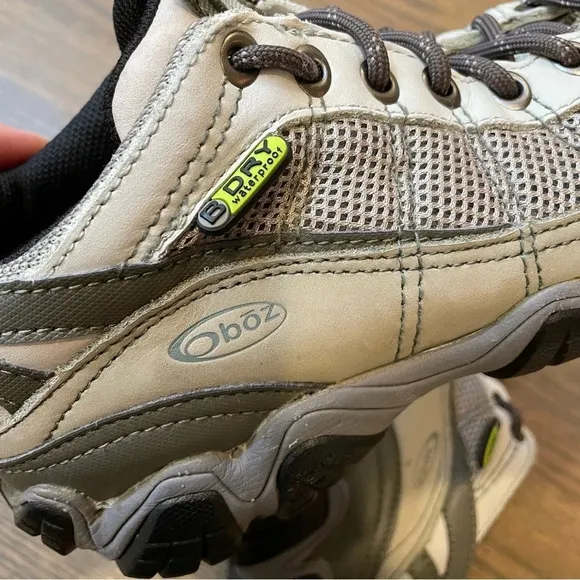 Oboz Sawtooth II Low Waterproof hiking shoes women’s 6 Color: Frost/Sa
