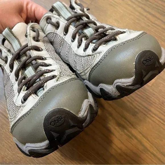 Oboz Sawtooth II Low Waterproof hiking shoes women’s 6 Color: Frost/Sa