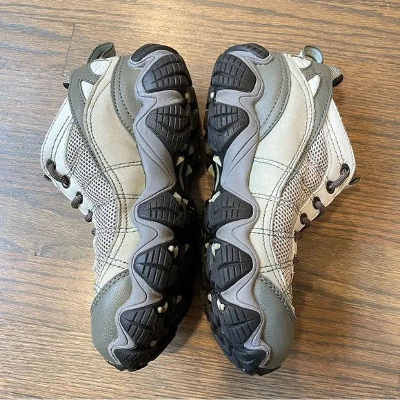 Oboz Sawtooth II Low Waterproof hiking shoes women’s 6 Color: Frost/Sa