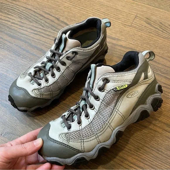 Oboz Sawtooth II Low Waterproof hiking shoes women’s 6 Color: Frost/Sa