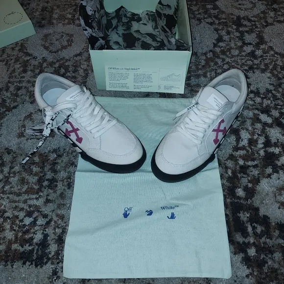 Off-White Low Vulcanized Canvas Sneakers Men Size 41 &quot;&quot;In Fabulous Condition!!&quot;&quot;