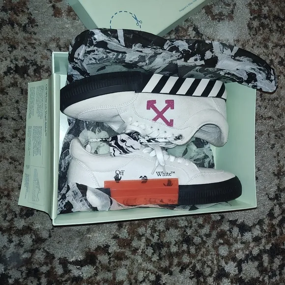 Off-White Low Vulcanized Canvas Sneakers Men Size 41 &quot;&quot;In Fabulous Condition!!&quot;&quot;