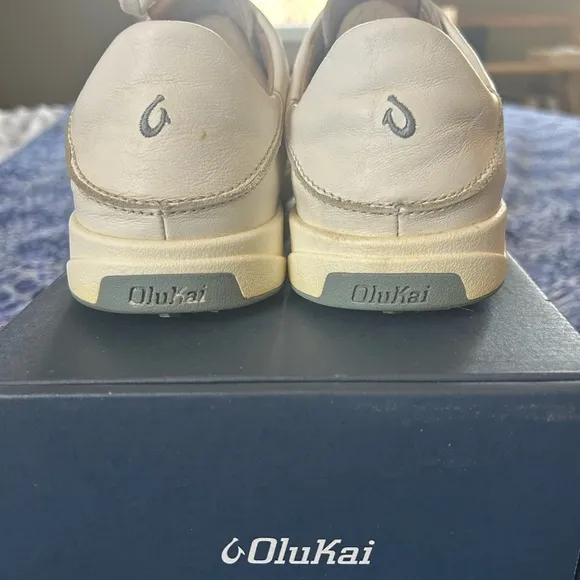 Olukai Wailea Women’s White Leather Spikeless Golf Shoes size 8.5 original box