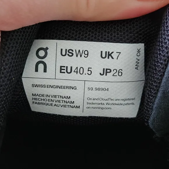 On Cloud 5 Black Womens Sneaker Size 9 Running Walking Shoes Waterproof