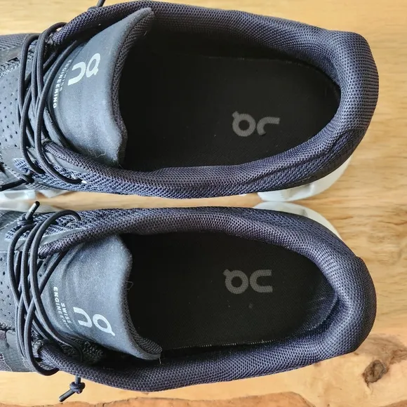 On Cloud 5 Black Womens Sneaker Size 9 Running Walking Shoes Waterproof