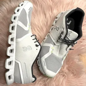 On Cloud Woman’s Sneakers