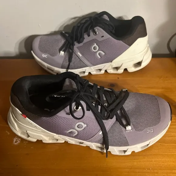 On Men’s Cloudflyer 4 Running Size 7.5 W Shark Pearl |71.98094|