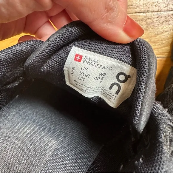 On Running cloud 5 waterproof Running Shoes