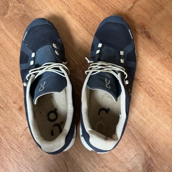 On Running Men's Navy Athletic shoes on Cloud 5 Sneakers
