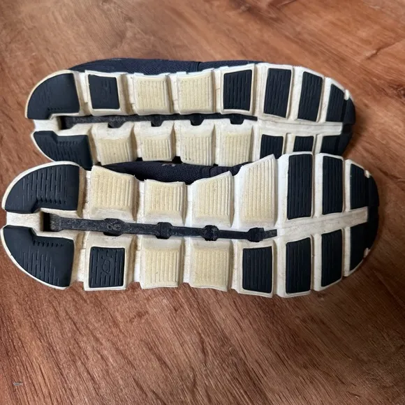 On Running Men's Navy Athletic shoes on Cloud 5 Sneakers