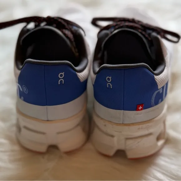 On Running Women’s Cloudmonster Athletic Shoes, Frost/Cobalt, Size US 7.5