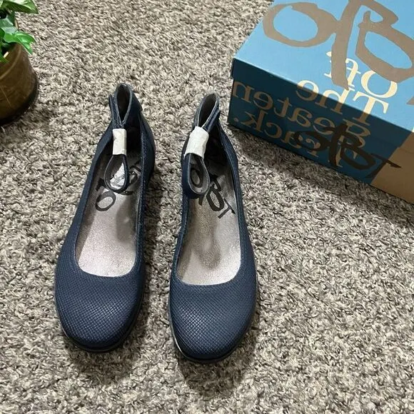 OTBT Scamper Leather Low Wedge Shoes Ankle Strap Size 7.5 M Blue Leather New