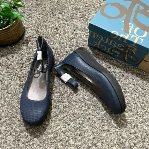 OTBT Scamper Leather Low Wedge Shoes Ankle Strap Size 7.5 M Blue Leather New