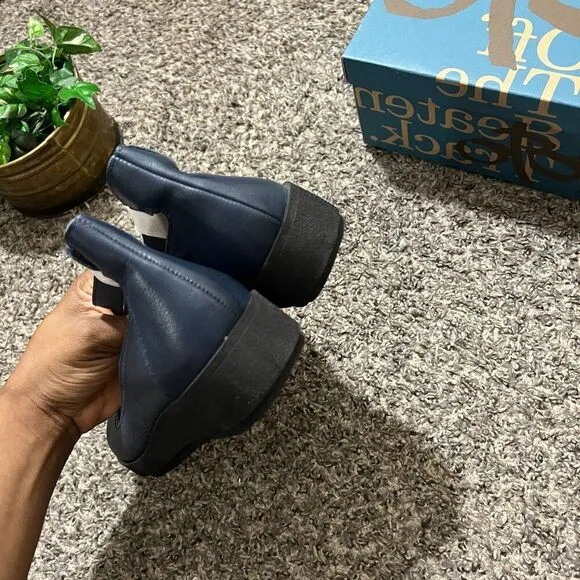 OTBT Scamper Leather Low Wedge Shoes Ankle Strap Size 7.5 M Blue Leather New