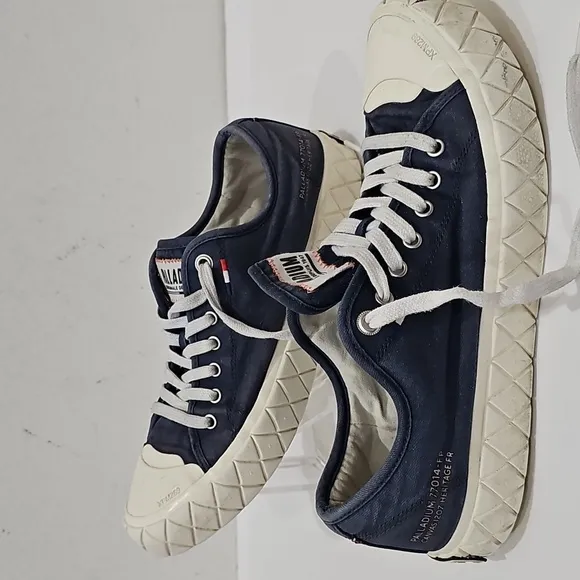 PALLADIUM NIB ACE  CANVAS MOOD INDIGO SNEAKERS(men's 6) (women's 7.5!)