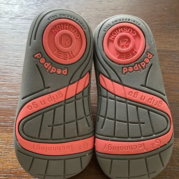 Pediped toddler soft sole shoes size 5.5