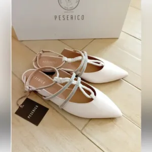 Peserico Italian leather off white ballet flats