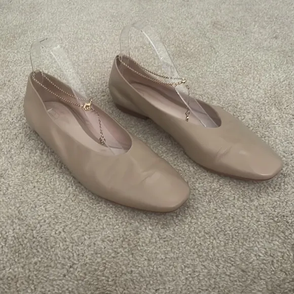 Porte and Paire Ankle Chain Flats