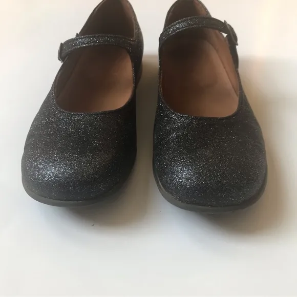 Pépé Girls Glitter Suede Mary Jane Flats, Designer Size EU 33 or 1.5- 2 US.