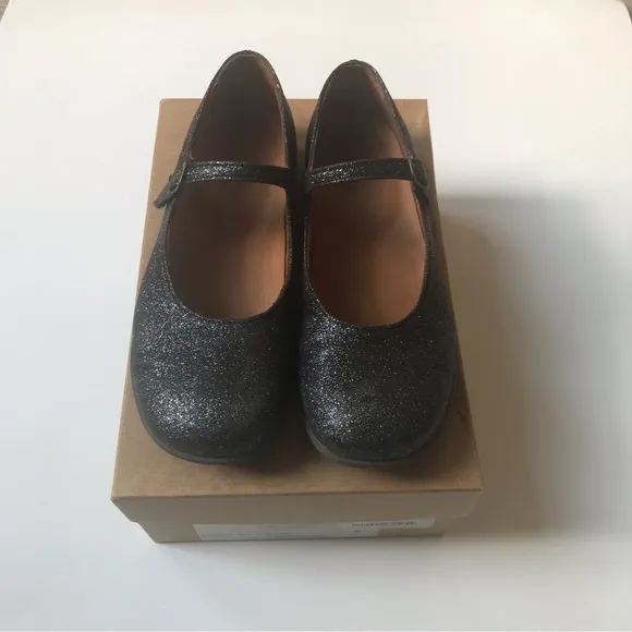 Pépé Girls Glitter Suede Mary Jane Flats, Designer Size EU 33 or 1.5- 2 US.