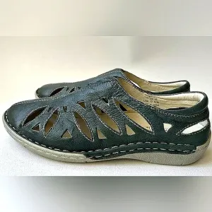 Propet Green Cameo Cut outs Leather Walking Shoes Size 8.5🌴