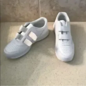 Propet White Shock Absorbers Walking shoes NIB