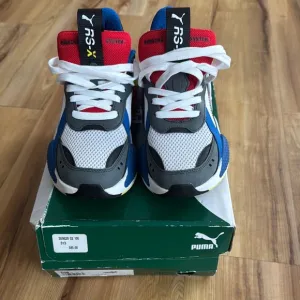 Puma Red and Blue Sneakers Athletic Design (Like New)