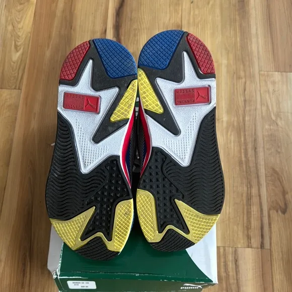Puma Red and Blue Sneakers Athletic Design (Like New)