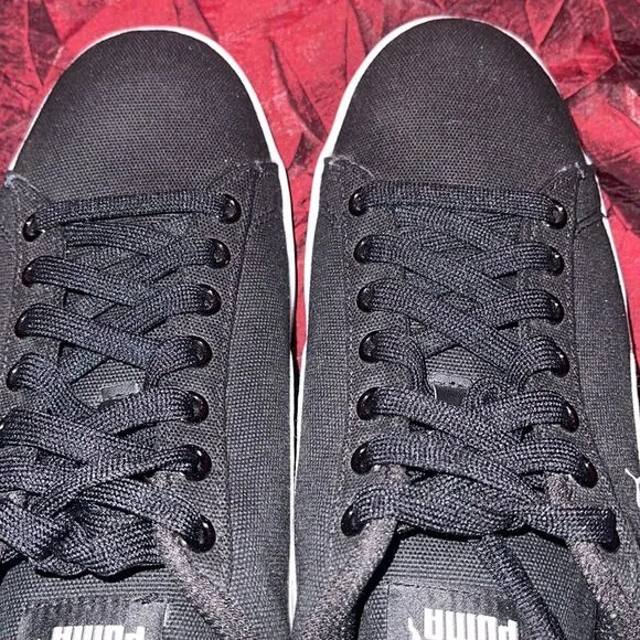 Puma Soft Foam NWOT Men’s Shoes Black and White Canvas Size 8.5