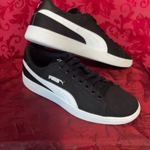 Puma Soft Foam NWOT Men’s Shoes Black and White Canvas Size 8.5
