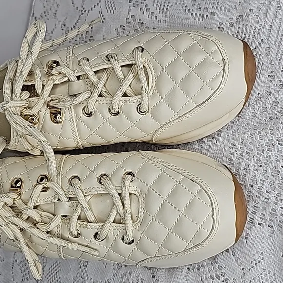 Rachel Zoe XOXO Michaela LIMITED EDITION cream quilted walking shoes sz 8.5