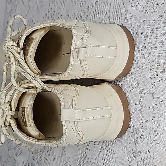 Rachel Zoe XOXO Michaela LIMITED EDITION cream quilted walking shoes sz 8.5
