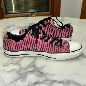 RARE! Vintage Converse Frayed Black Pink Canvas Low Top Sneakers Men 9 Women 11