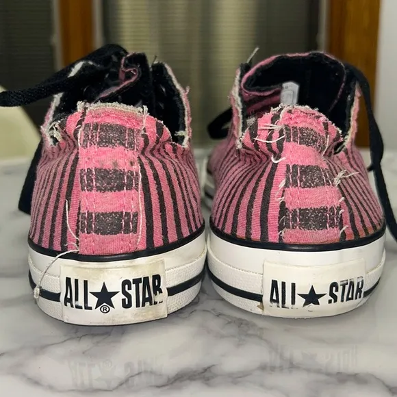 RARE! Vintage Converse Frayed Black Pink Canvas Low Top Sneakers Men 9 Women 11