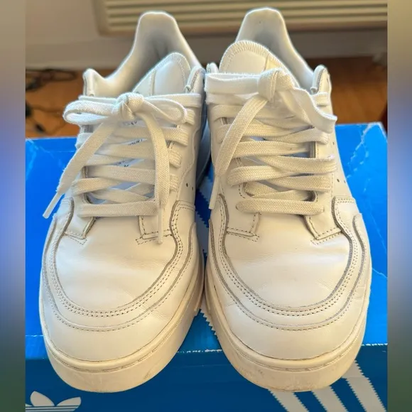 Real leather sneakers Adidas, white, size us 8,5, uk 7