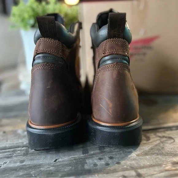 Red Wing DynaForce 415 6-inch men's leather waterproof boots size 11D.
