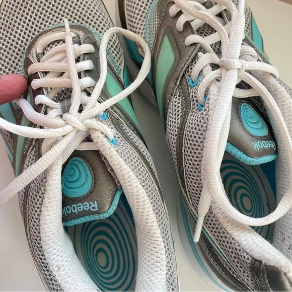 Reebok Women's Easytone Walking Shoes Balance Ball Outsole White/Silver/Blue 9