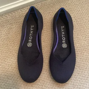 Rothy’s navy ballet rounded toe shoes