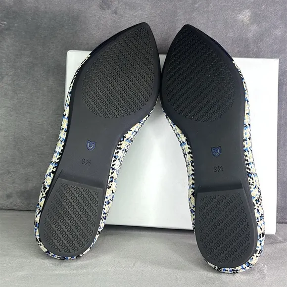 🔥🔥🔥Rothy's Women's Blue and Cream Flats Size: 9.5 NWOT🔥🔥🔥