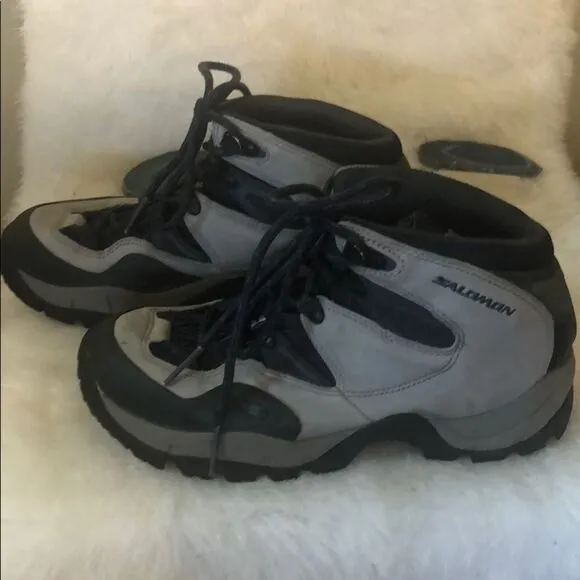 Salomon hiking boots 6.5 (1494)