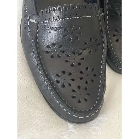 Salvatore Ferragamo Black Leather Flats 8.5 2A  Fits‎ More Like 7-7.5