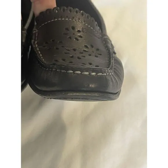 Salvatore Ferragamo Black Leather Flats 8.5 2A  Fits‎ More Like 7-7.5