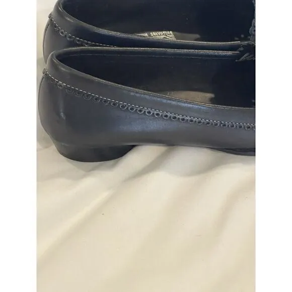 Salvatore Ferragamo Black Leather Flats 8.5 2A  Fits‎ More Like 7-7.5