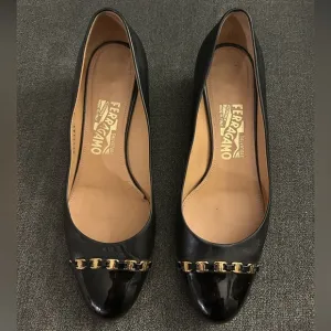 Salvatore Ferragamo Women’s Black &amp; Gold Sz 8 Flats