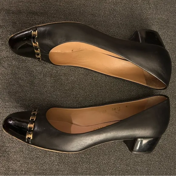 Salvatore Ferragamo Women’s Black &amp; Gold Sz 8 Flats