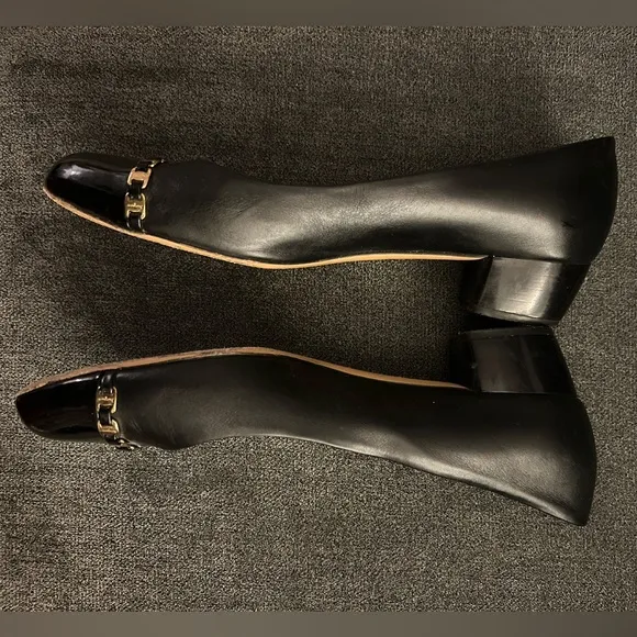 Salvatore Ferragamo Women’s Black &amp; Gold Sz 8 Flats