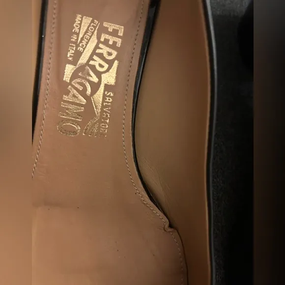 Salvatore Ferragamo Women’s Black &amp; Gold Sz 8 Flats