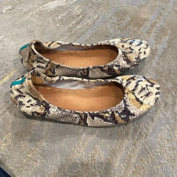 Sand Snake skin Tieks flats size 9 in GUC